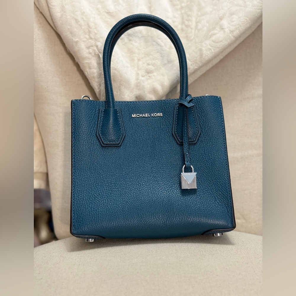 MICHAEL - Michael Kors Teal Mercer Handbag/Crossbody - LIKE NEW!!! - Picture 1 of 14